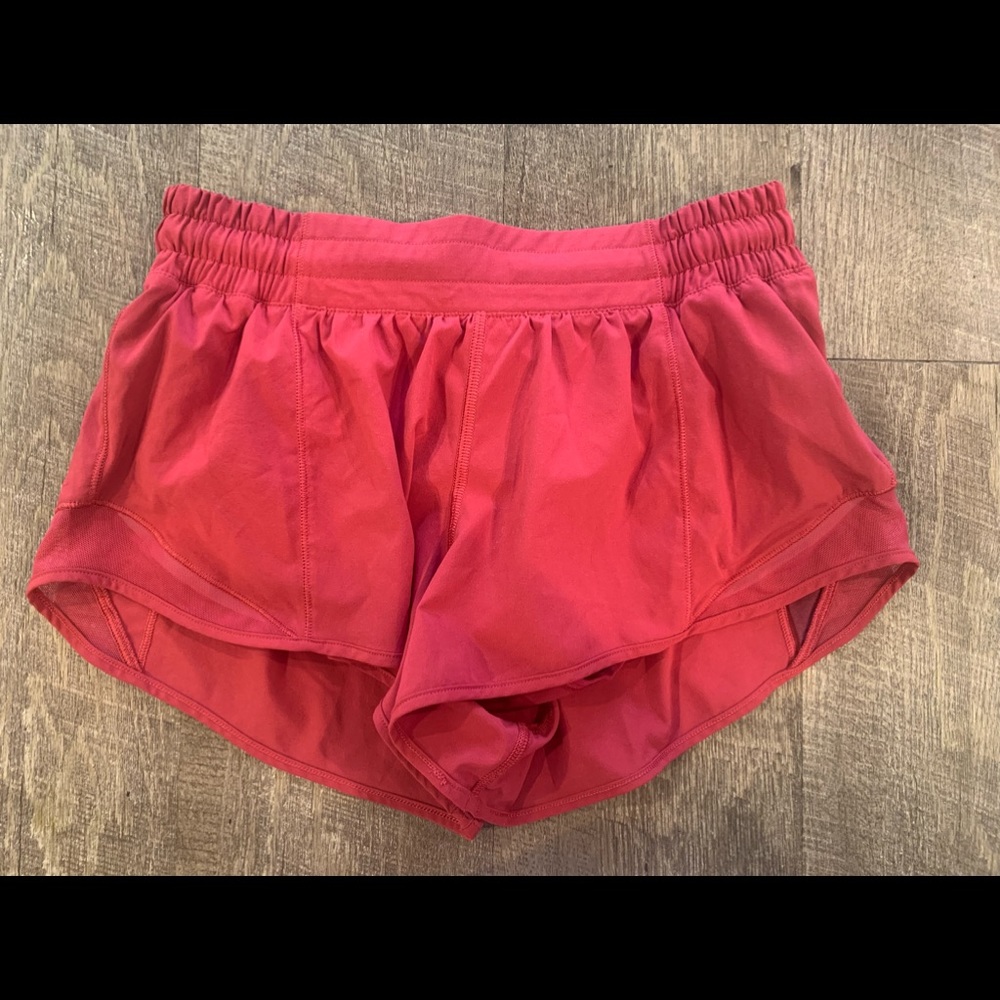 Lulul Lemon Hotty Hot low rise 2.5 length in Raspberry